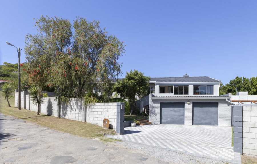 5 Bedroom Property for Sale in West Bank Eastern Cape